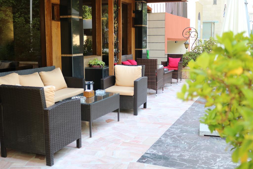 Vista Del Mar Hotel Jounieh Exterior foto
