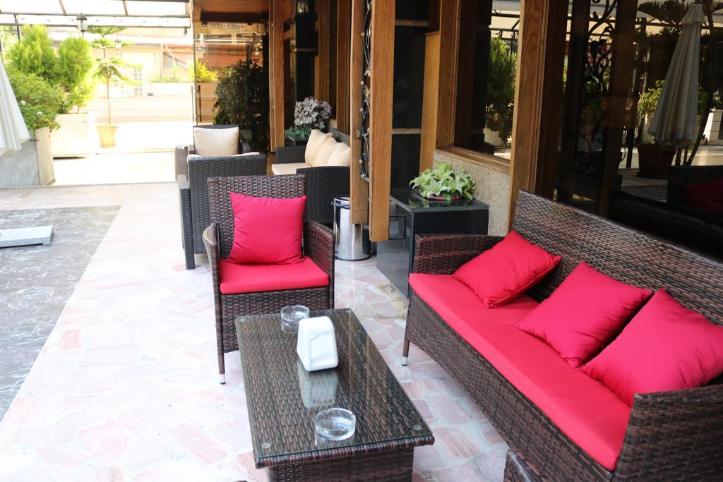 Vista Del Mar Hotel Jounieh Exterior foto