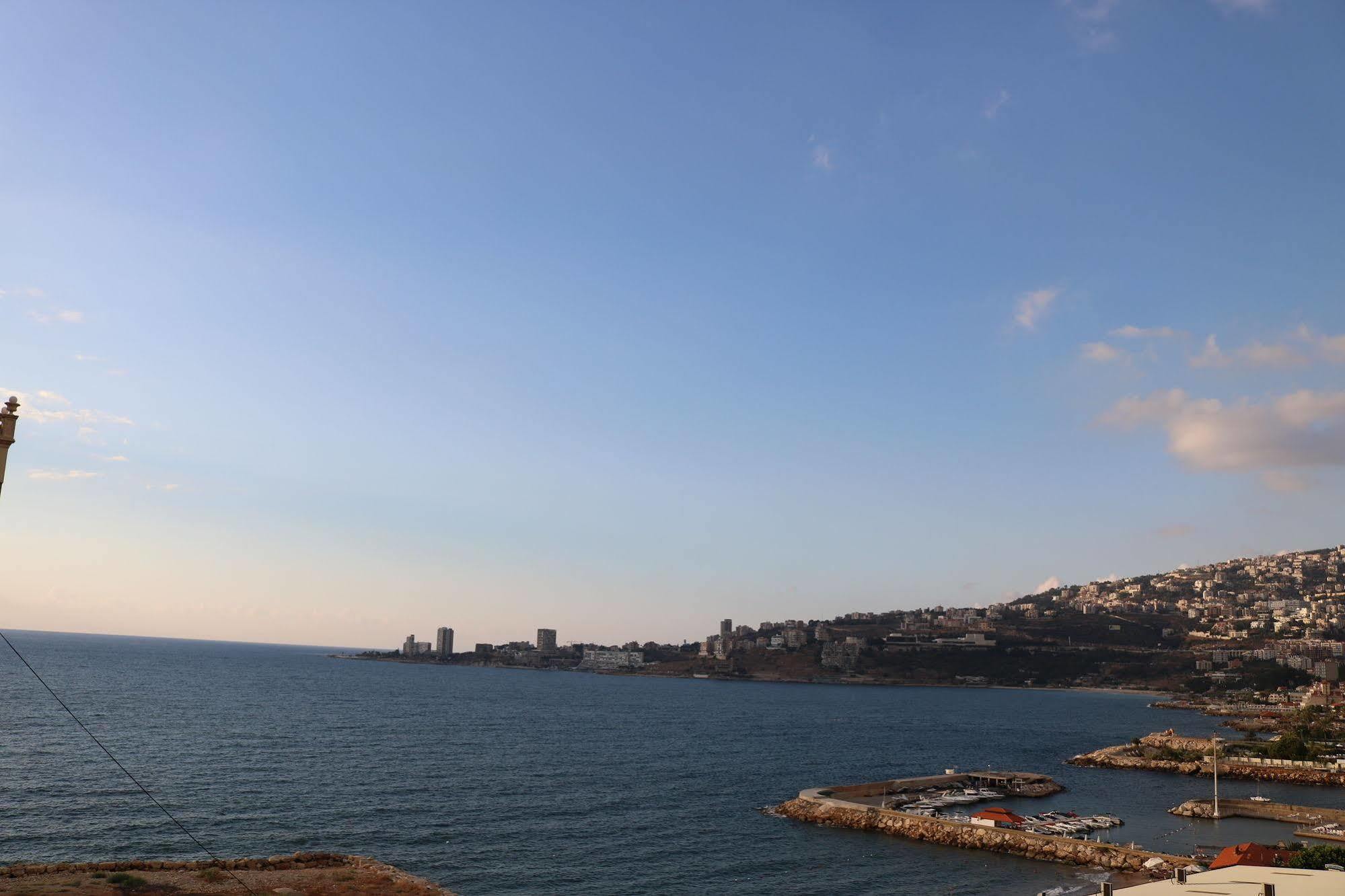 Vista Del Mar Hotel Jounieh Exterior foto